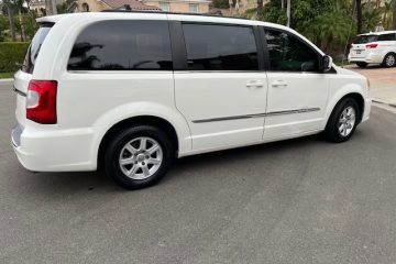 2012 Chrysler Town & Country For Sale